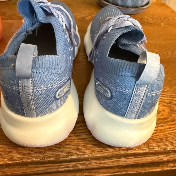 Brooks Blue Athletic Shoes - Picture 5 of 7